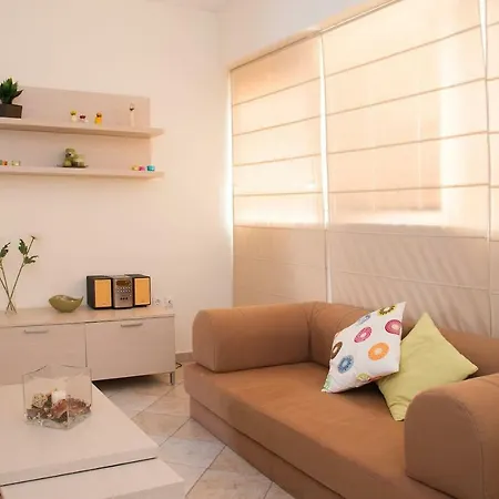 Apartamento Spacious, Lovely Apartment! 2 Mins Walk From The Beach!!
