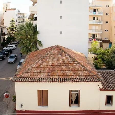 Spacious, Lovely Apartment! 2 Mins Walk From The Beach!! Apartment *